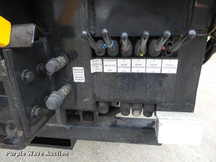 image for item K1026 2007 Freightliner Business Class M2  digger derrick truck