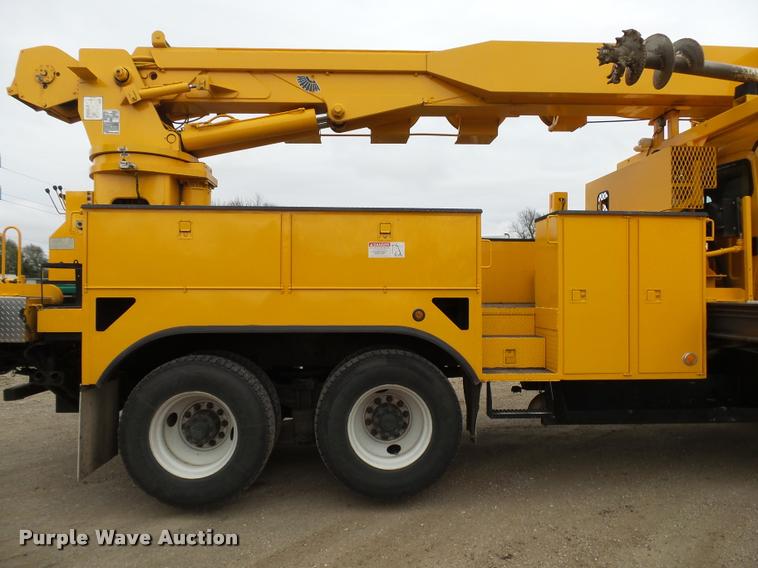 image for item K1026 2007 Freightliner Business Class M2  digger derrick truck