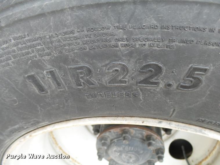 image for item K1026 2007 Freightliner Business Class M2  digger derrick truck