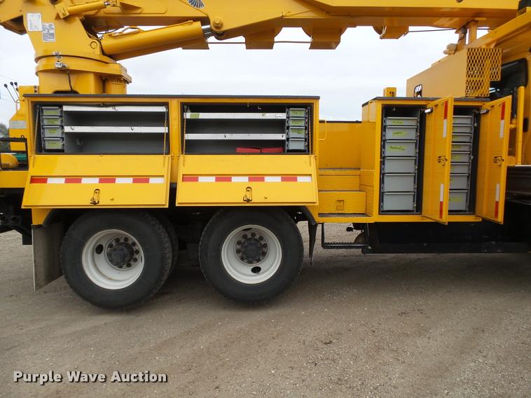 image for item K1026 2007 Freightliner Business Class M2  digger derrick truck