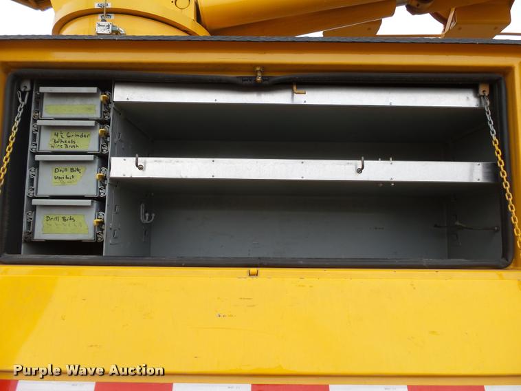 image for item K1026 2007 Freightliner Business Class M2  digger derrick truck