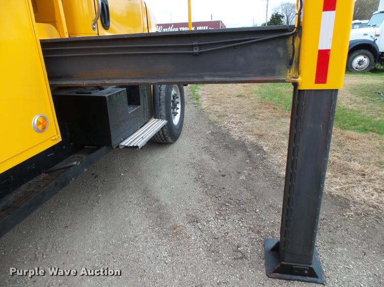 image for item K1026 2007 Freightliner Business Class M2  digger derrick truck