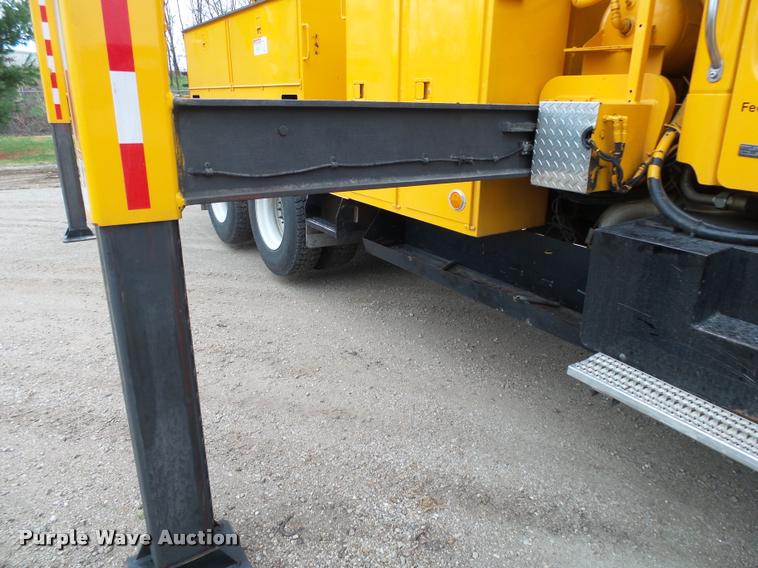 image for item K1026 2007 Freightliner Business Class M2  digger derrick truck