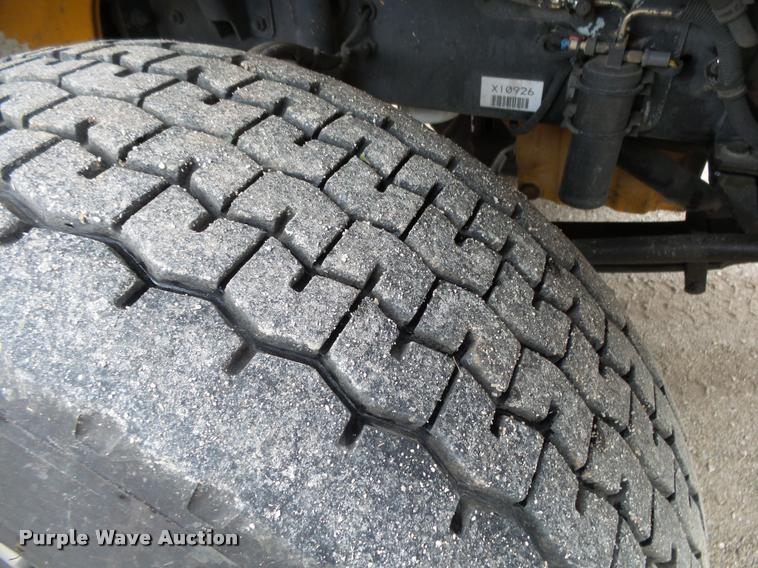 image for item K1026 2007 Freightliner Business Class M2  digger derrick truck