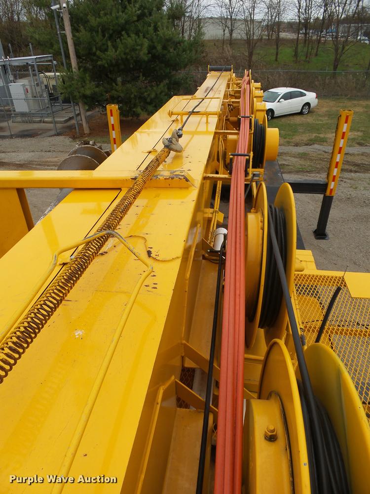 image for item K1026 2007 Freightliner Business Class M2  digger derrick truck