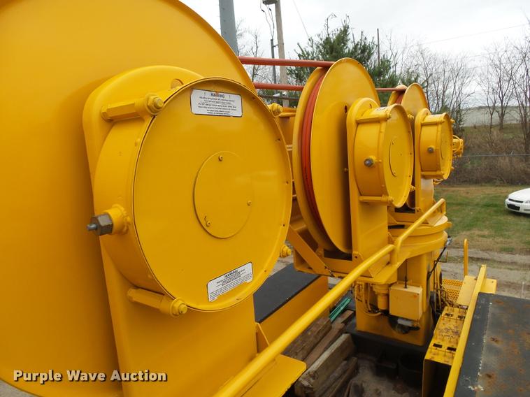 image for item K1026 2007 Freightliner Business Class M2  digger derrick truck