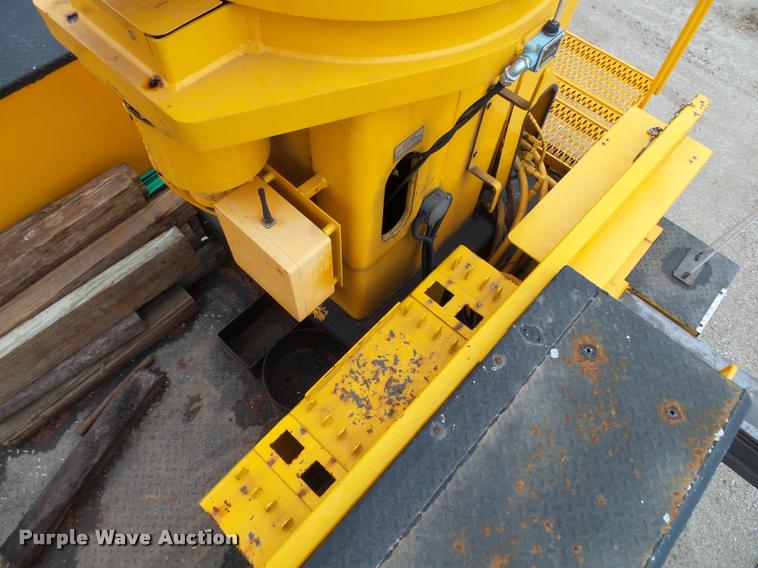 image for item K1026 2007 Freightliner Business Class M2  digger derrick truck