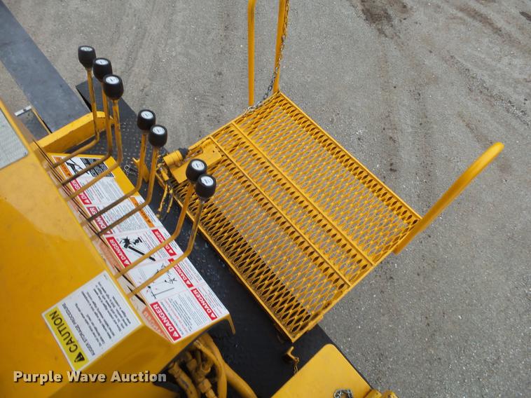 image for item K1026 2007 Freightliner Business Class M2  digger derrick truck