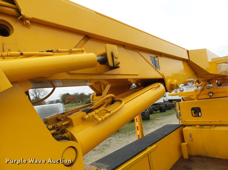 image for item K1026 2007 Freightliner Business Class M2  digger derrick truck