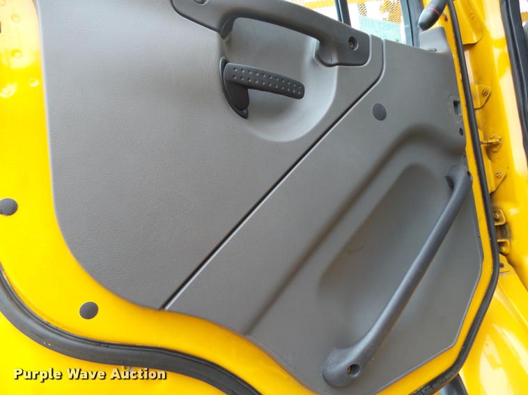 image for item K1026 2007 Freightliner Business Class M2  digger derrick truck