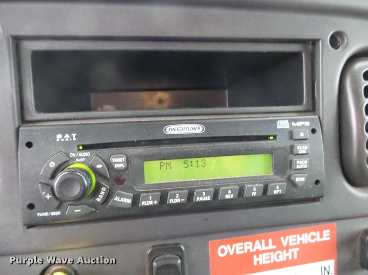 image for item K1026 2007 Freightliner Business Class M2  digger derrick truck