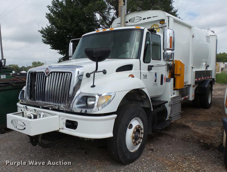 image for item K3087 2007 International 7400 refuse truck