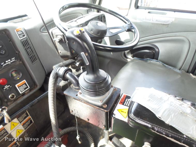 image for item K3087 2007 International 7400 refuse truck