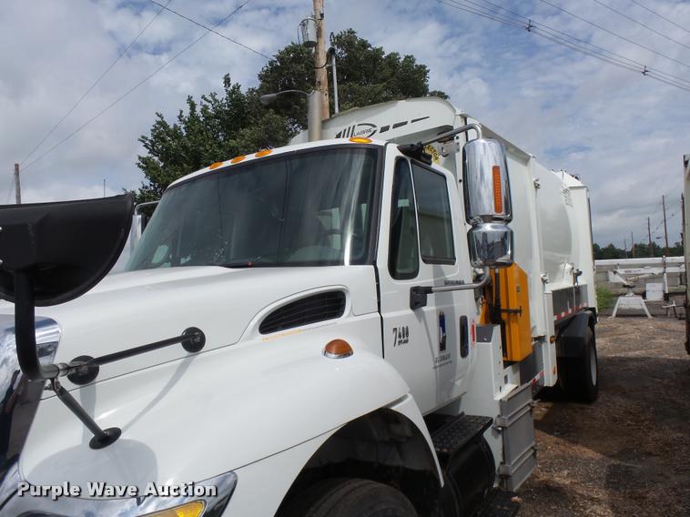 image for item K3087 2007 International 7400 refuse truck