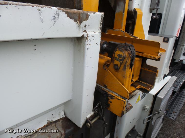 image for item K3087 2007 International 7400 refuse truck