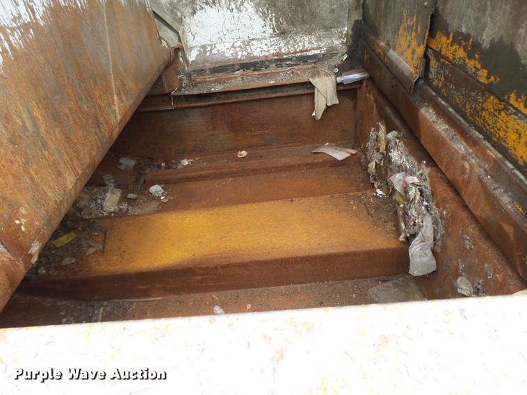 image for item K3087 2007 International 7400 refuse truck