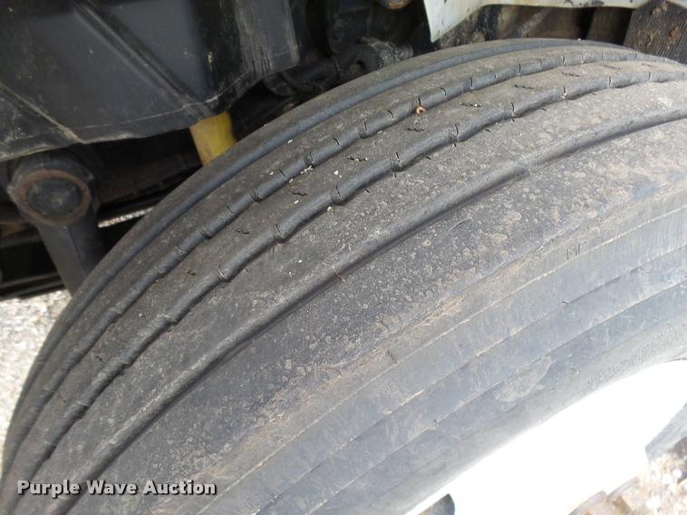 image for item K3087 2007 International 7400 refuse truck