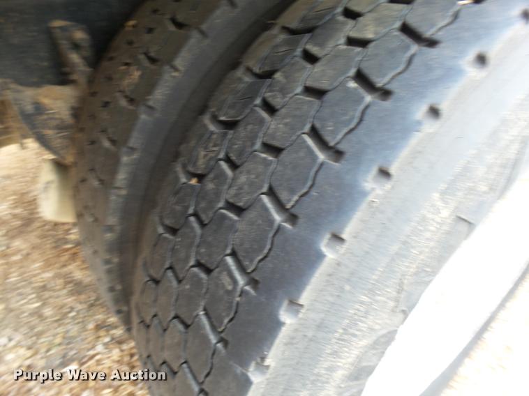 image for item K3087 2007 International 7400 refuse truck