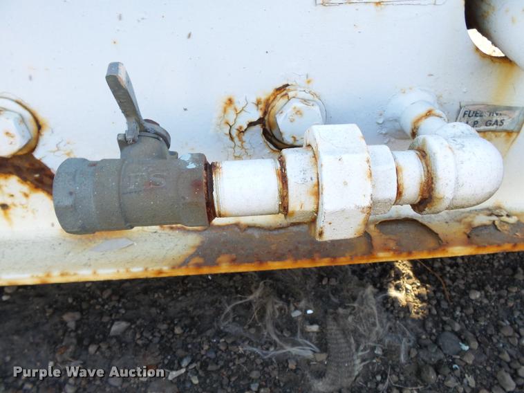 image for item K3427 1985 Generac 58368 generator