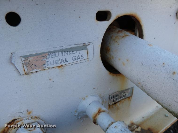 image for item K3427 1985 Generac 58368 generator