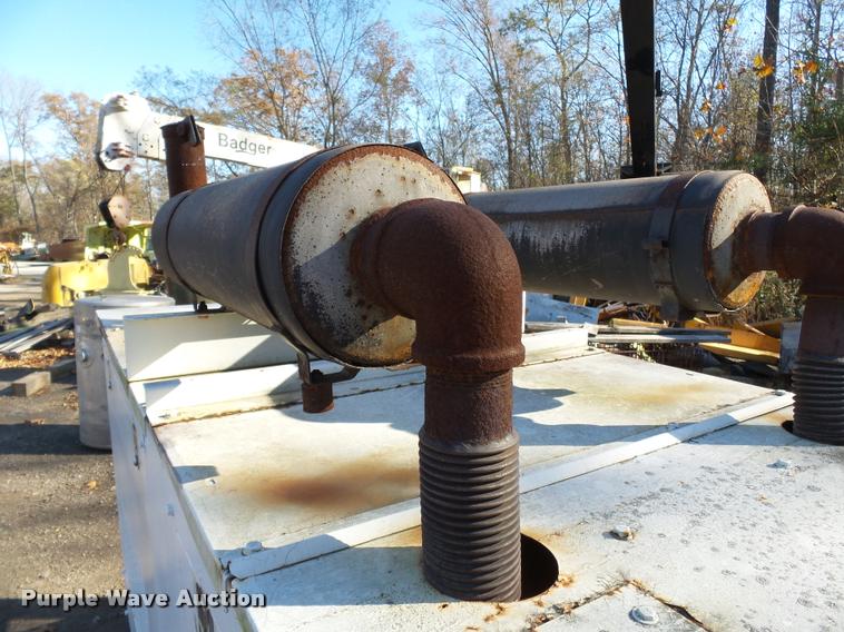 image for item K3427 1985 Generac 58368 generator