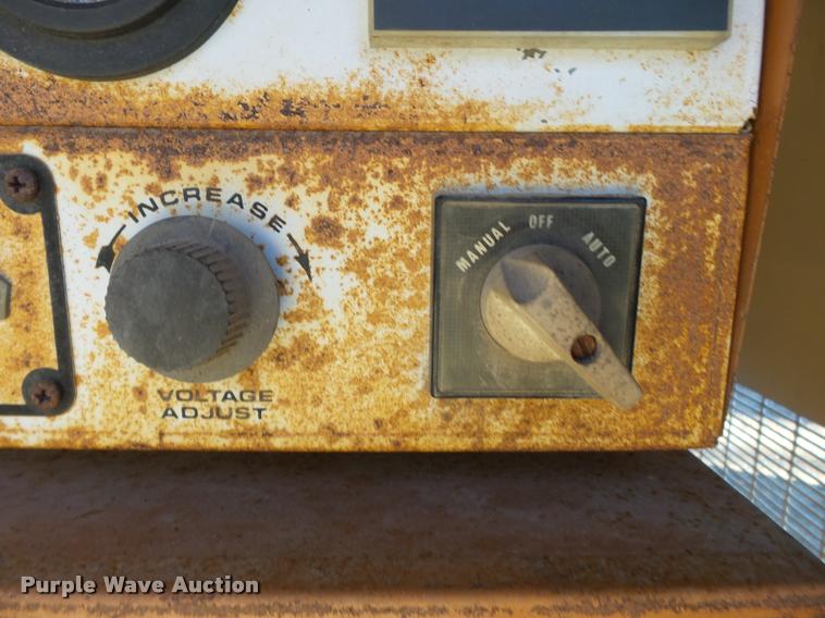 image for item K3427 1985 Generac 58368 generator