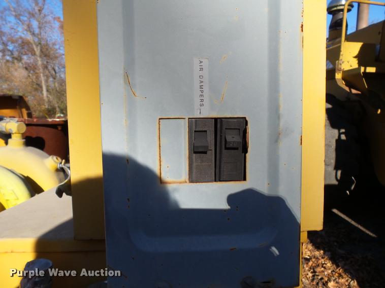 image for item K3429 1980 Caterpillar 250kW generator