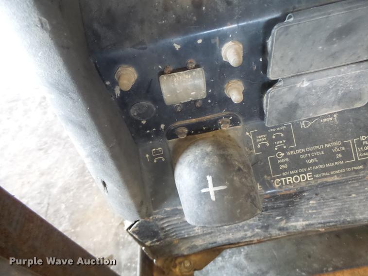 image for item K5550 Lincoln Ranger GXT welder