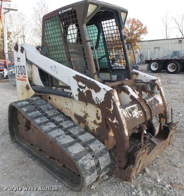image for item K5553 2001 Bobcat T200 skid steer
