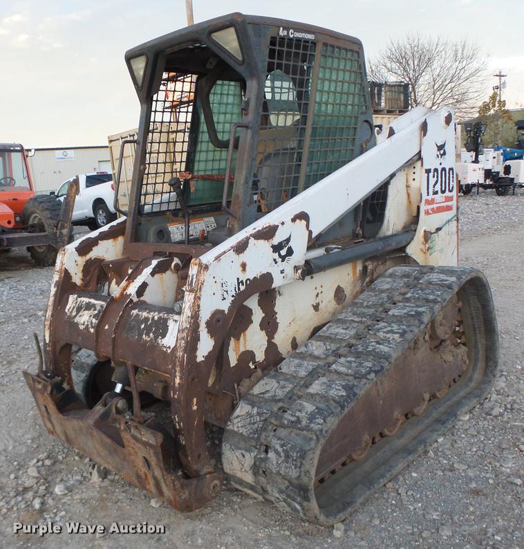 image for item K5553 2001 Bobcat T200 skid steer