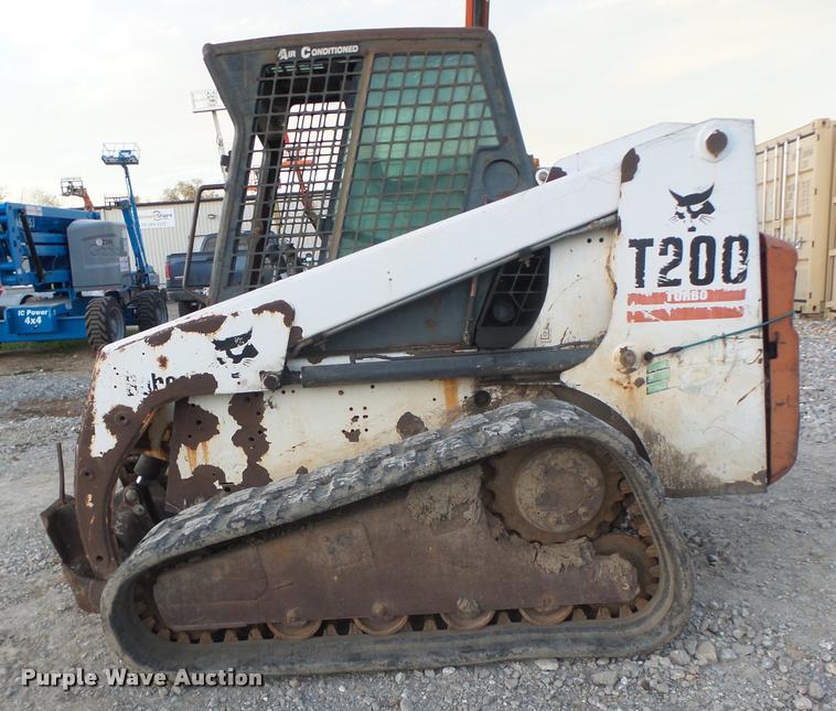image for item K5553 2001 Bobcat T200 skid steer