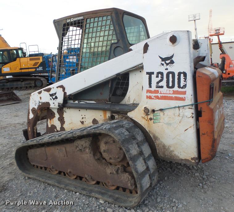 image for item K5553 2001 Bobcat T200 skid steer