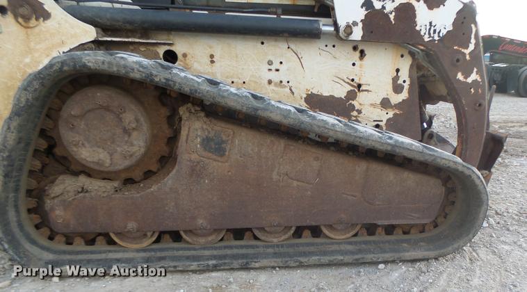 image for item K5553 2001 Bobcat T200 skid steer