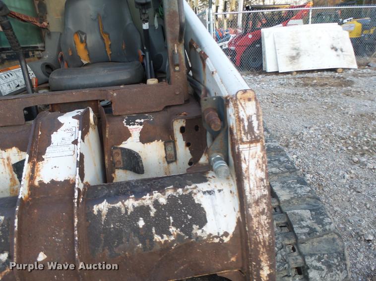 image for item K5553 2001 Bobcat T200 skid steer