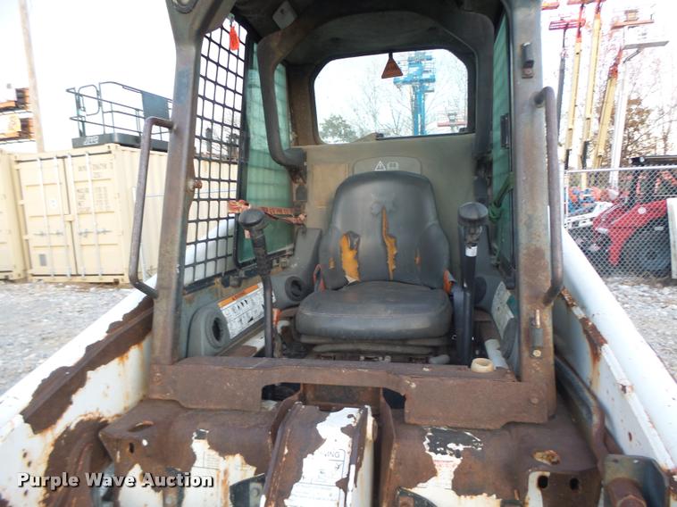 image for item K5553 2001 Bobcat T200 skid steer