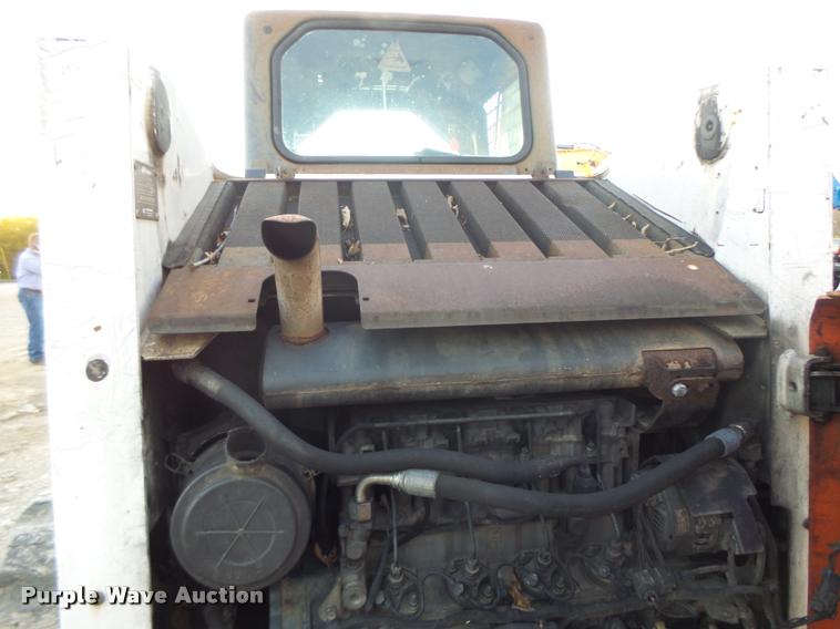 image for item K5553 2001 Bobcat T200 skid steer