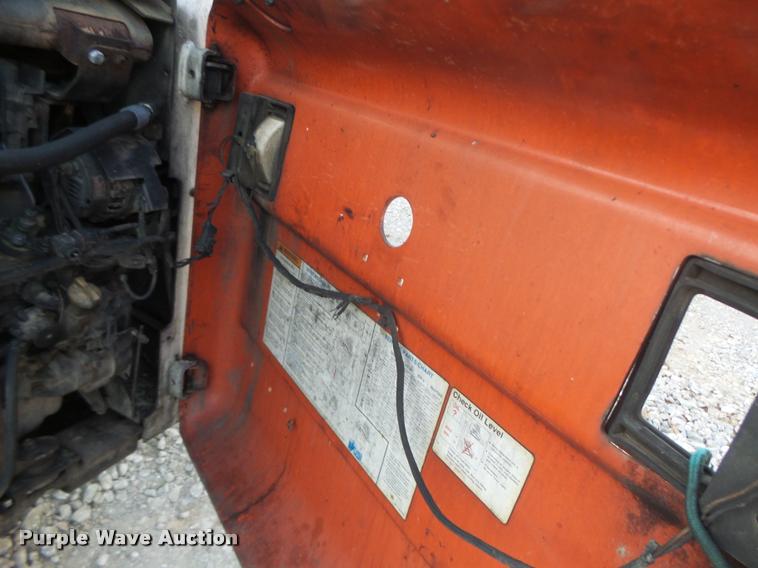 image for item K5553 2001 Bobcat T200 skid steer