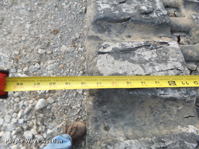 image for item K5553 2001 Bobcat T200 skid steer