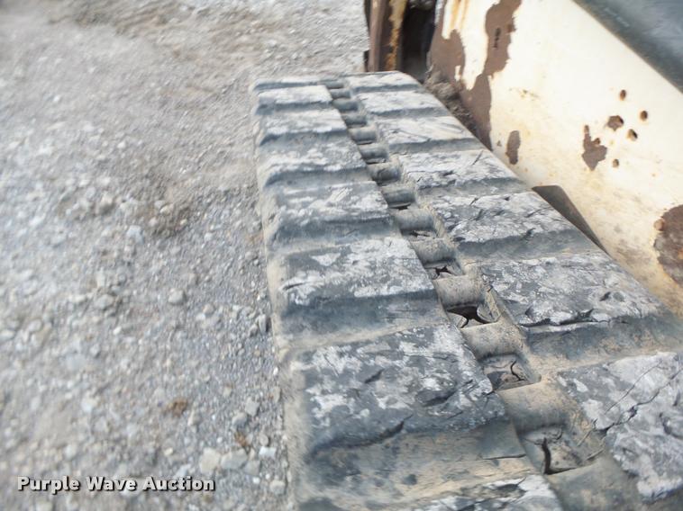 image for item K5553 2001 Bobcat T200 skid steer