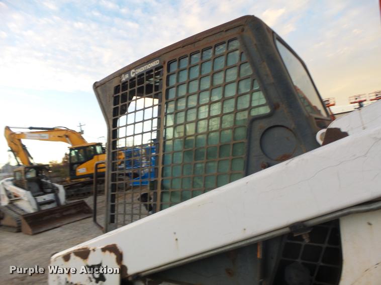 image for item K5553 2001 Bobcat T200 skid steer