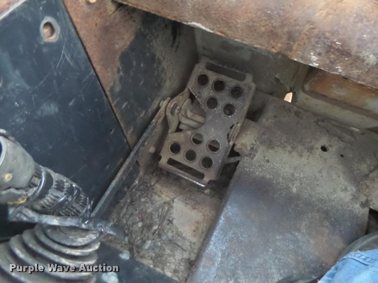 image for item K5553 2001 Bobcat T200 skid steer