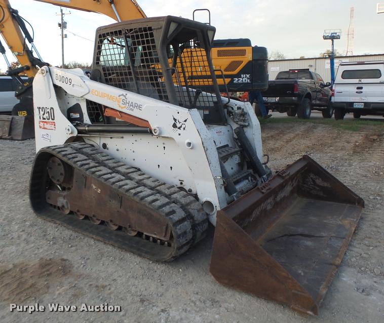 image for item K5554 2007 Bobcat T250 skid steer
