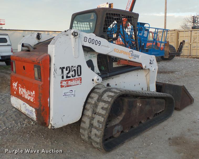 image for item K5554 2007 Bobcat T250 skid steer