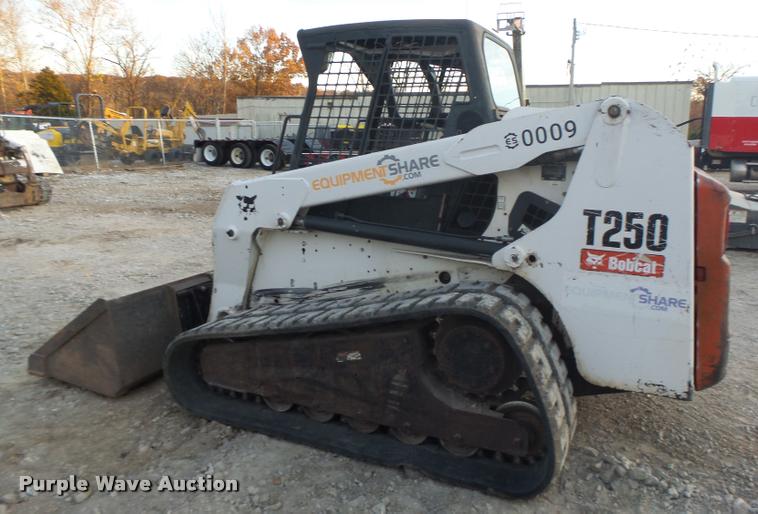 image for item K5554 2007 Bobcat T250 skid steer