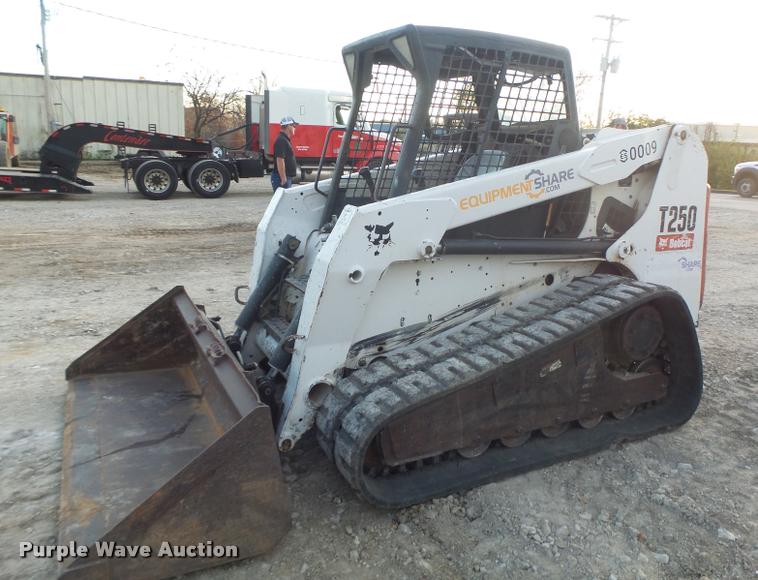 image for item K5554 2007 Bobcat T250 skid steer