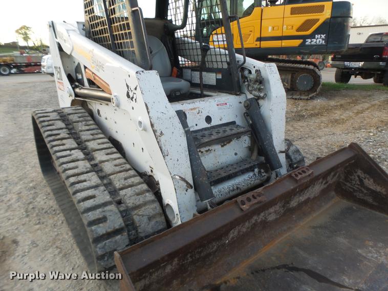 image for item K5554 2007 Bobcat T250 skid steer