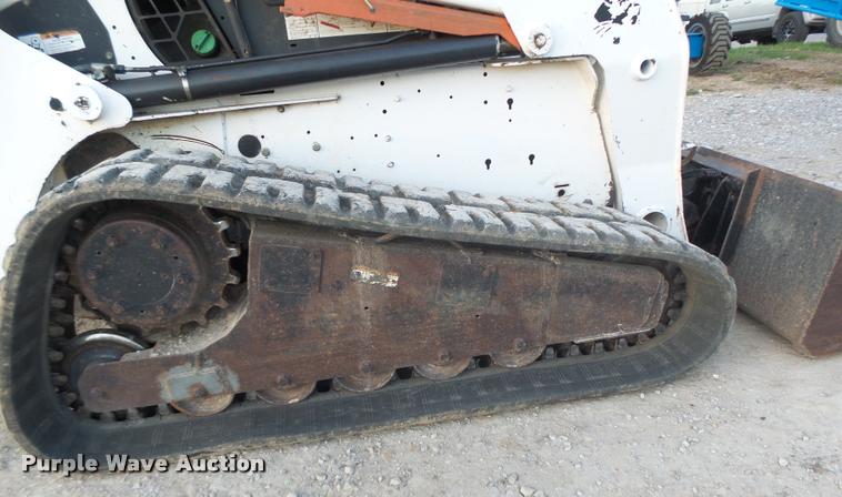 image for item K5554 2007 Bobcat T250 skid steer