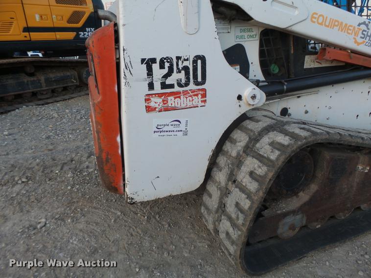 image for item K5554 2007 Bobcat T250 skid steer