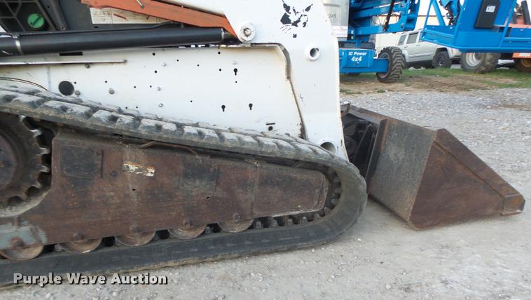 image for item K5554 2007 Bobcat T250 skid steer