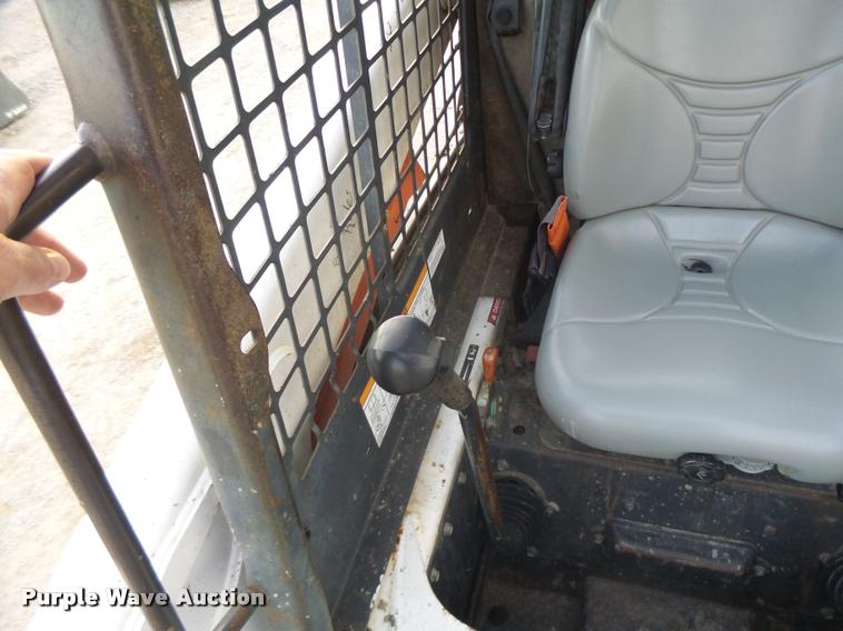 image for item K5554 2007 Bobcat T250 skid steer
